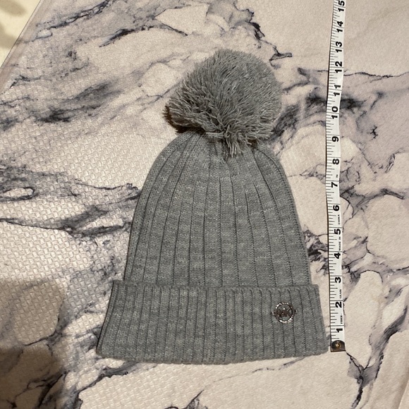 Womens Michael Kors Logo Stocking Cap! Grey/ Silver, NWOT! - Picture 4 of 10
